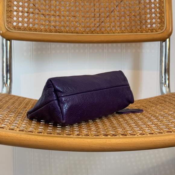 Vintage Roots Leather Pouch - Picture 5 of 7